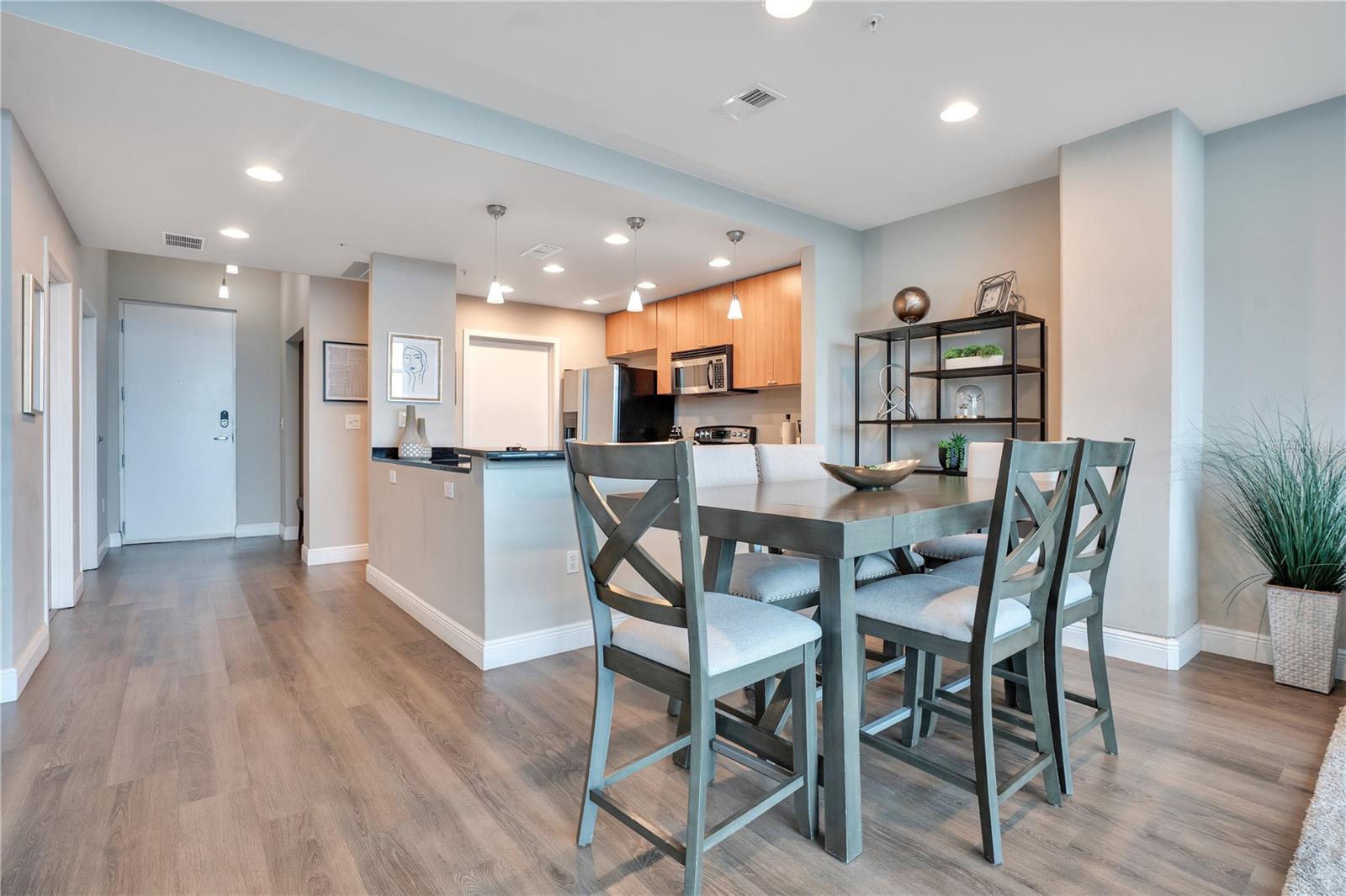 Image 11 of 42 For 525 Jackson Street 504
