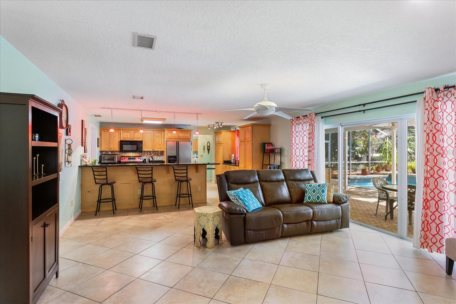 Image 10 of 60 For 401 Magnolia Oak Drive