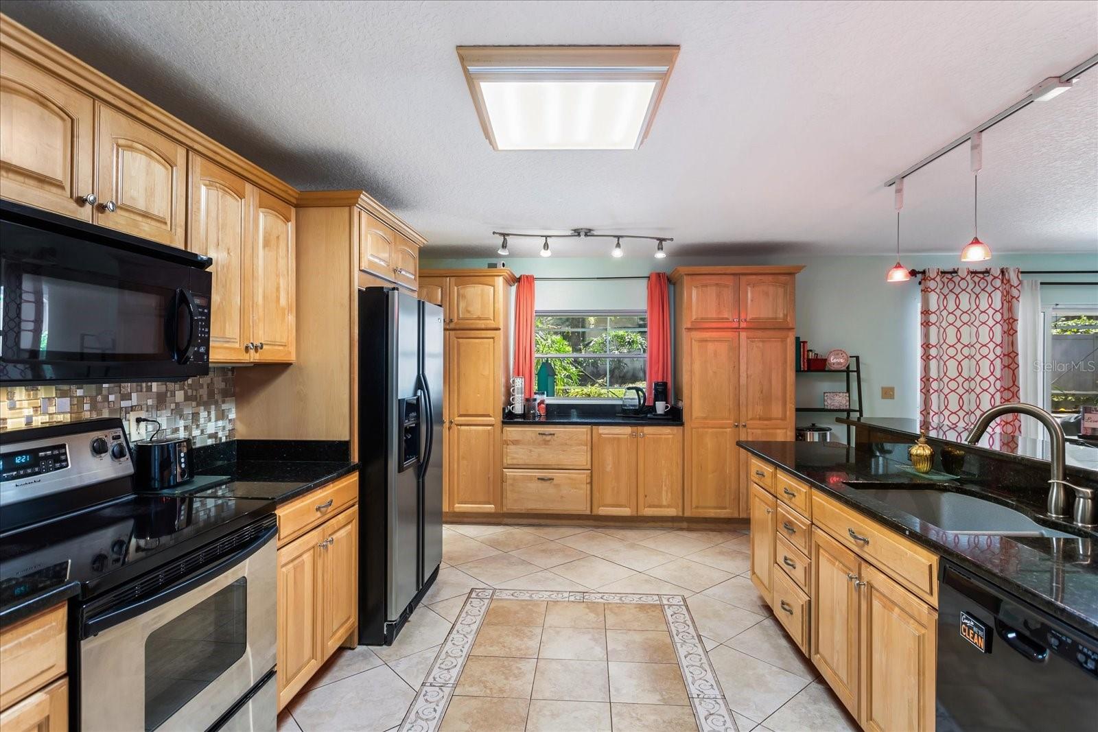 Image 12 of 60 For 401 Magnolia Oak Drive