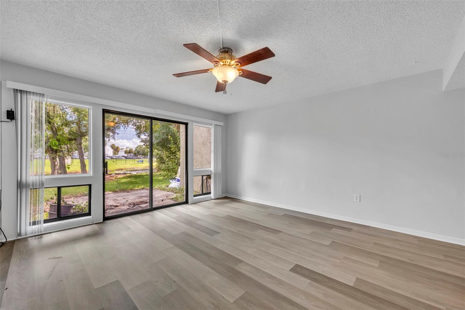 Image 15 of 27 For 5089 Eaglesmere Drive D09