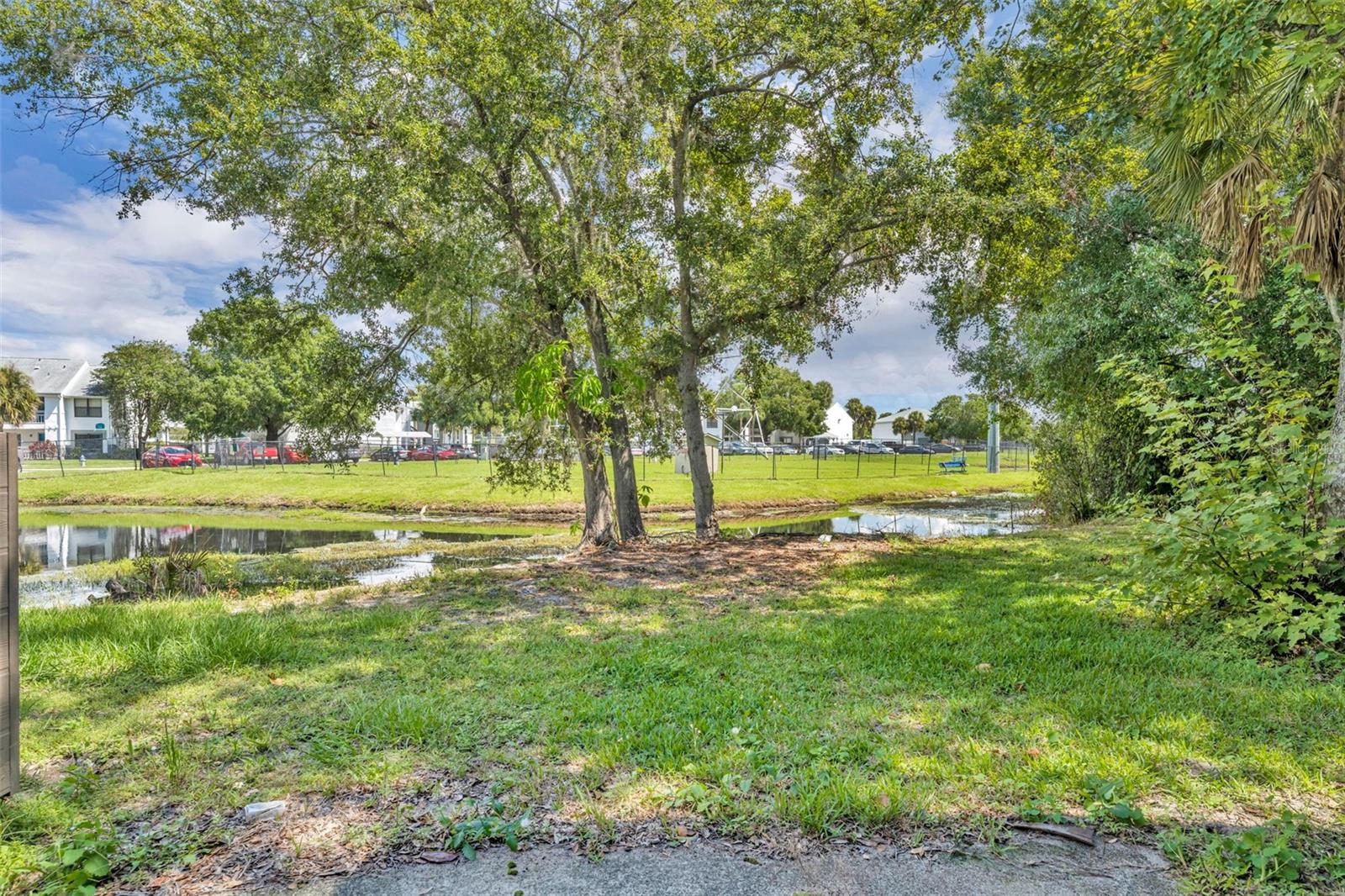 Image 24 of 27 For 5089 Eaglesmere Drive D09