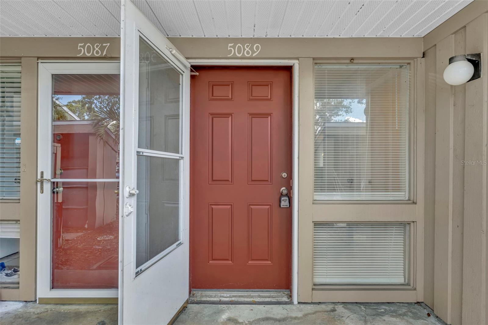 Image 3 of 27 For 5089 Eaglesmere Drive D09