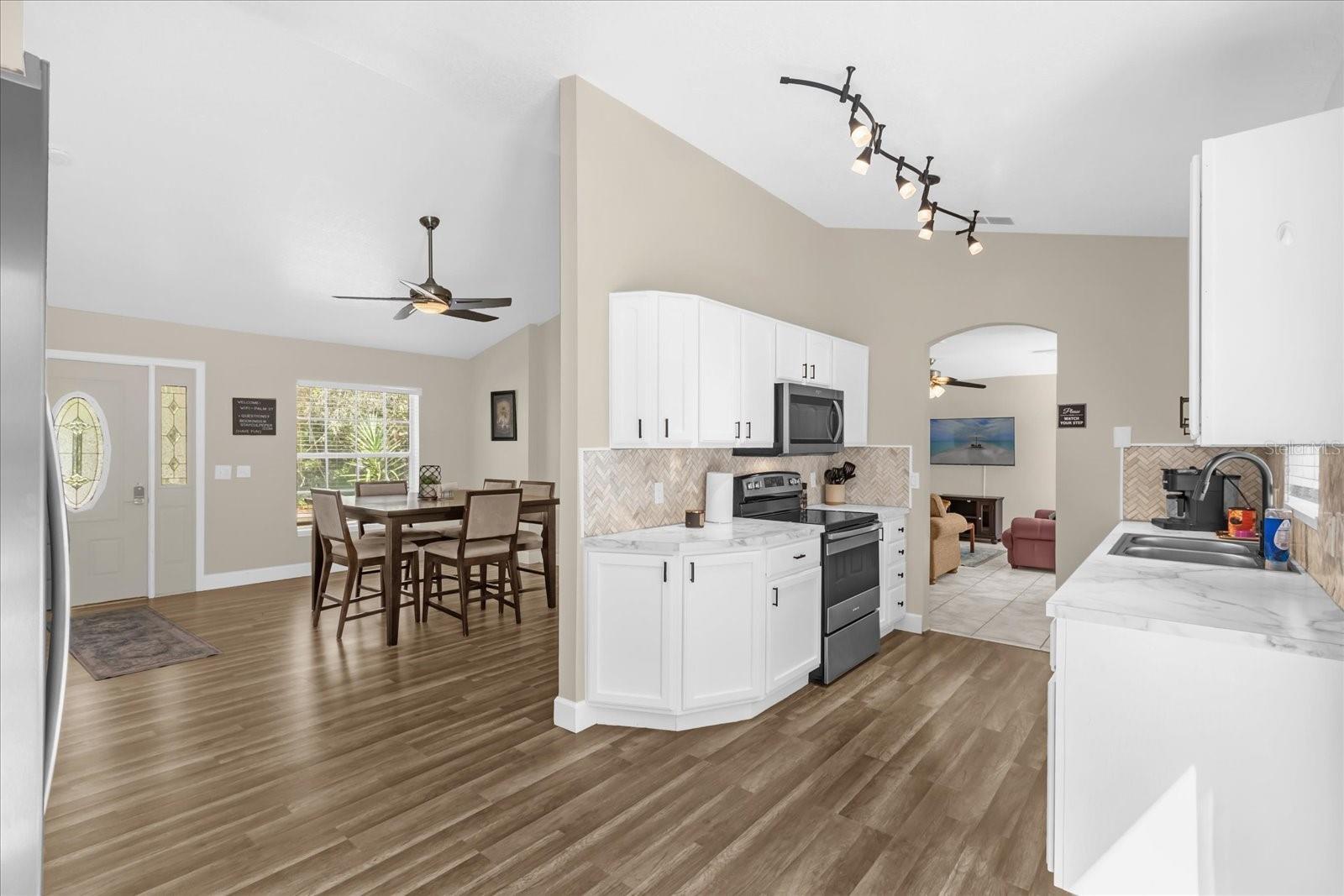 Image 6 of 19 For 40140 Palm Street