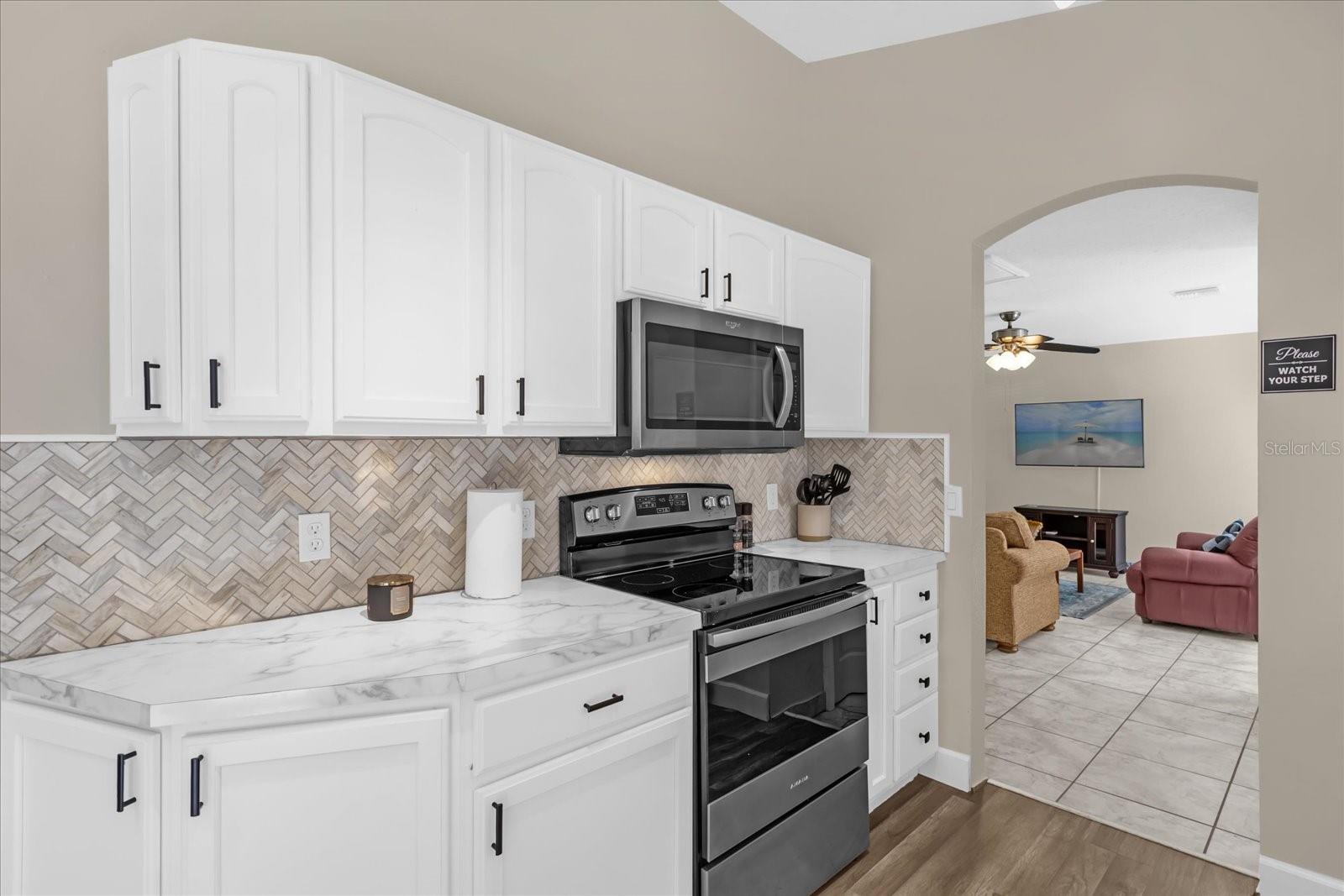 Image 8 of 19 For 40140 Palm Street