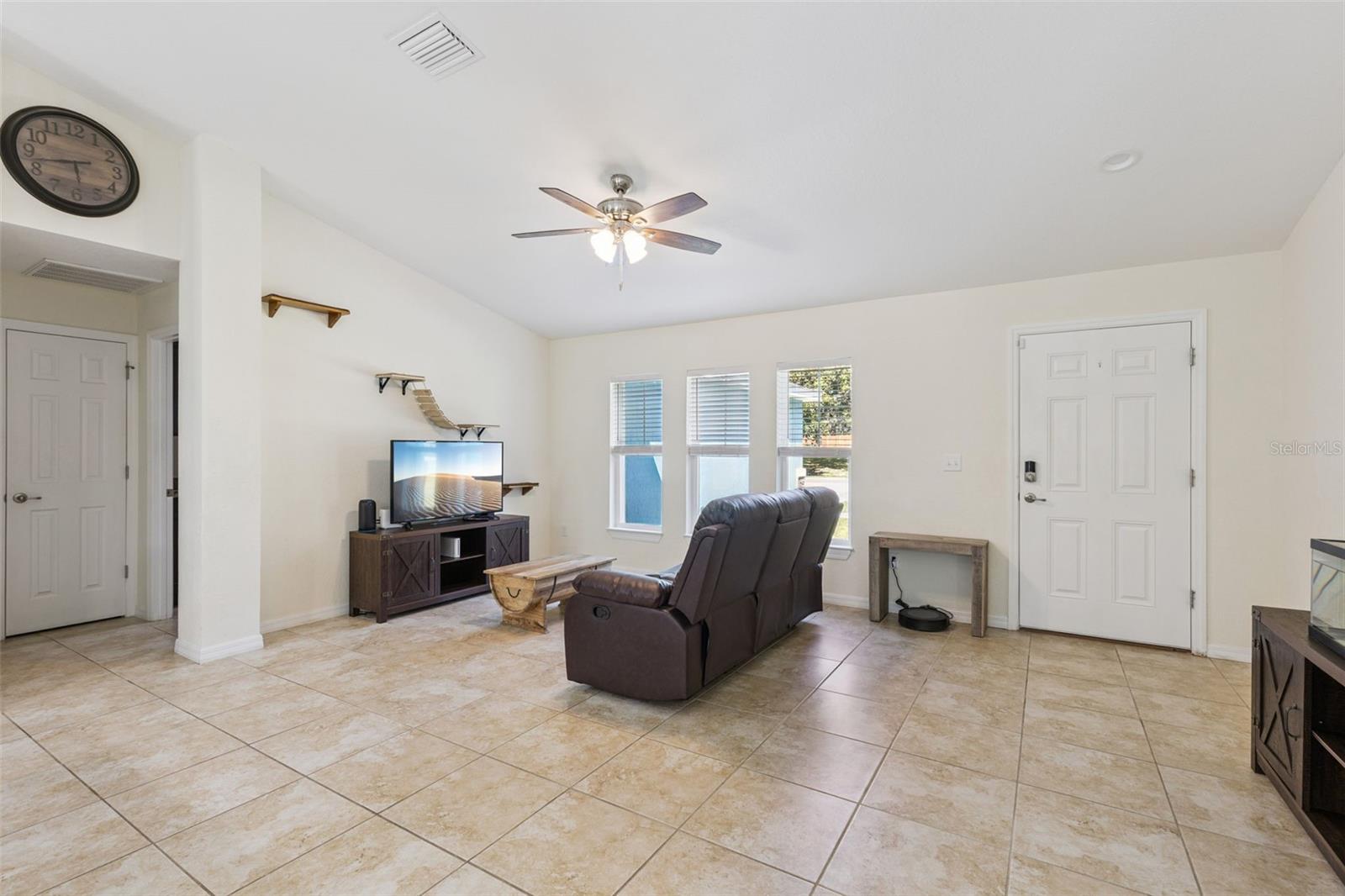 Image 18 of 31 For 7042 122nd Lane