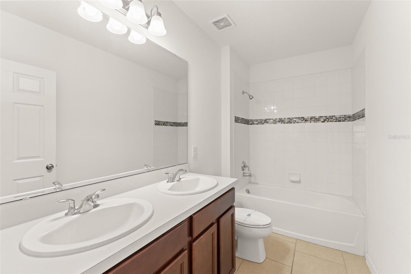 Image 28 of 37 For 5583 Sabal Drive