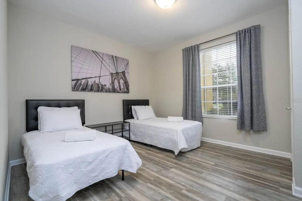 Image 22 of 53 For 5025 Shoreway Loop 10703