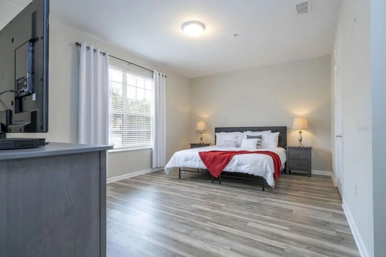 Image 9 of 53 For 5025 Shoreway Loop 10703