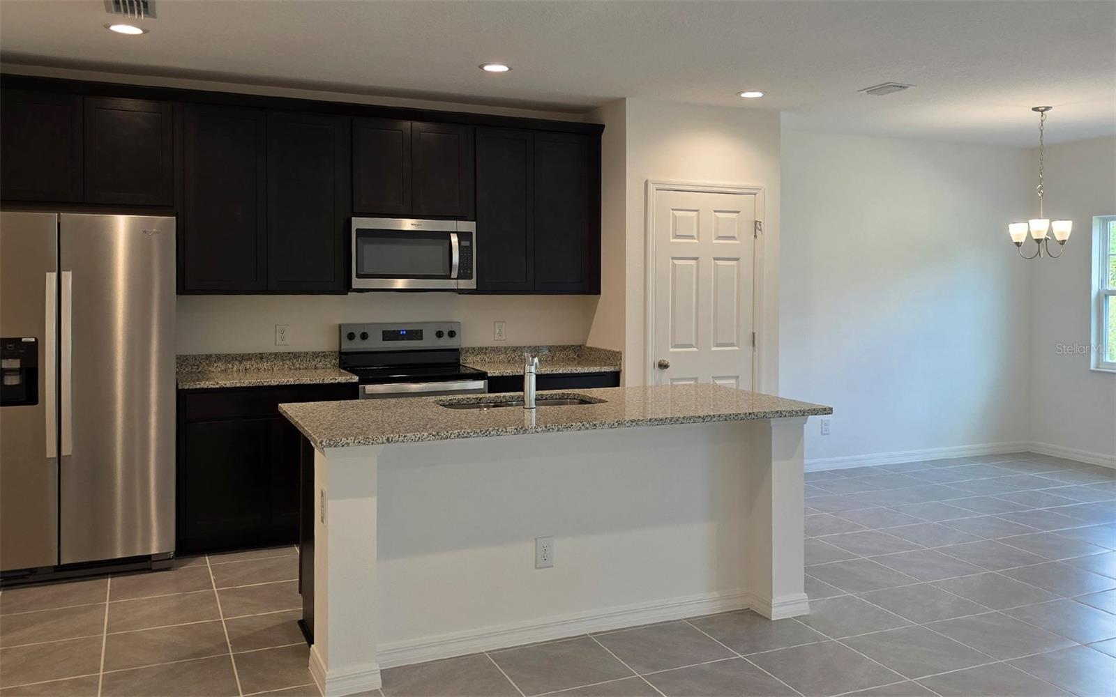 Image 2 of 9 For 209 Glass Onion Drive