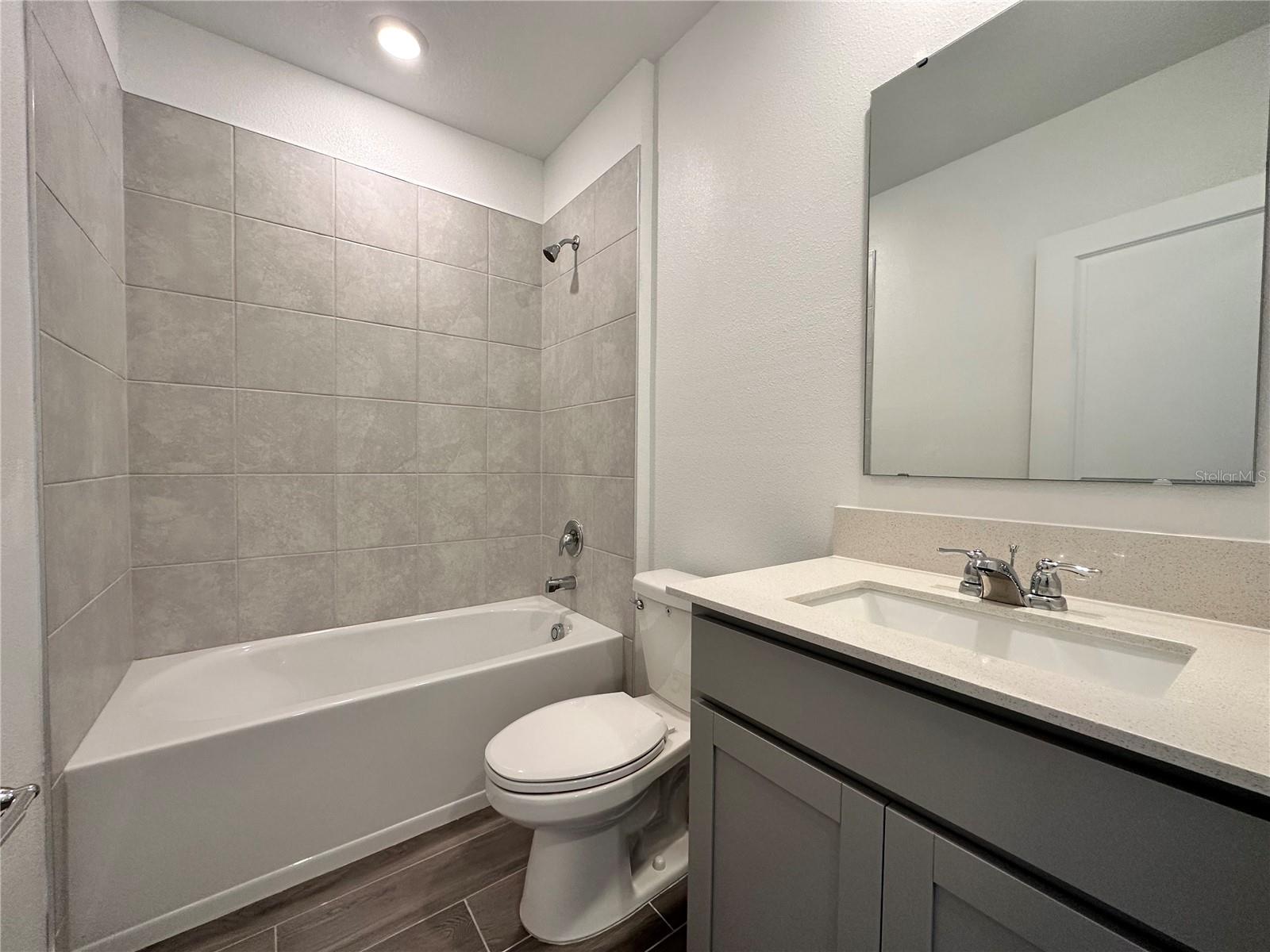 Image 14 of 20 For 309 Loch Court