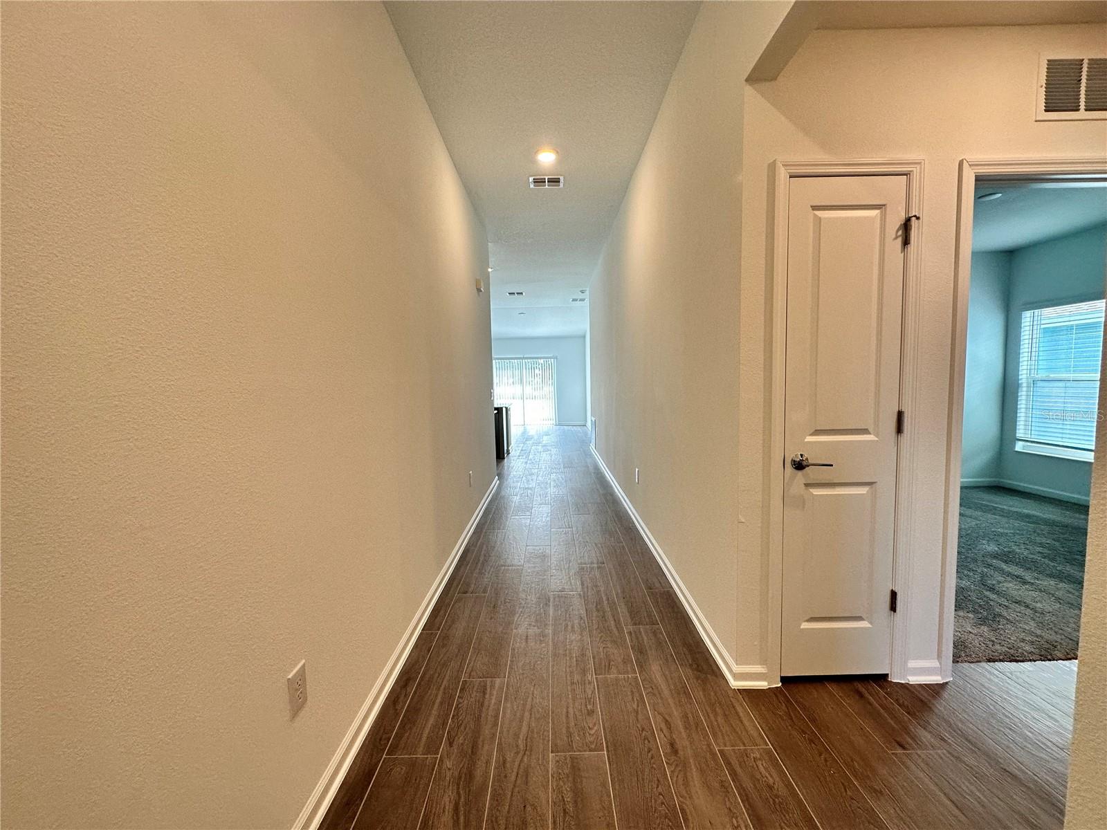 Image 3 of 20 For 309 Loch Court