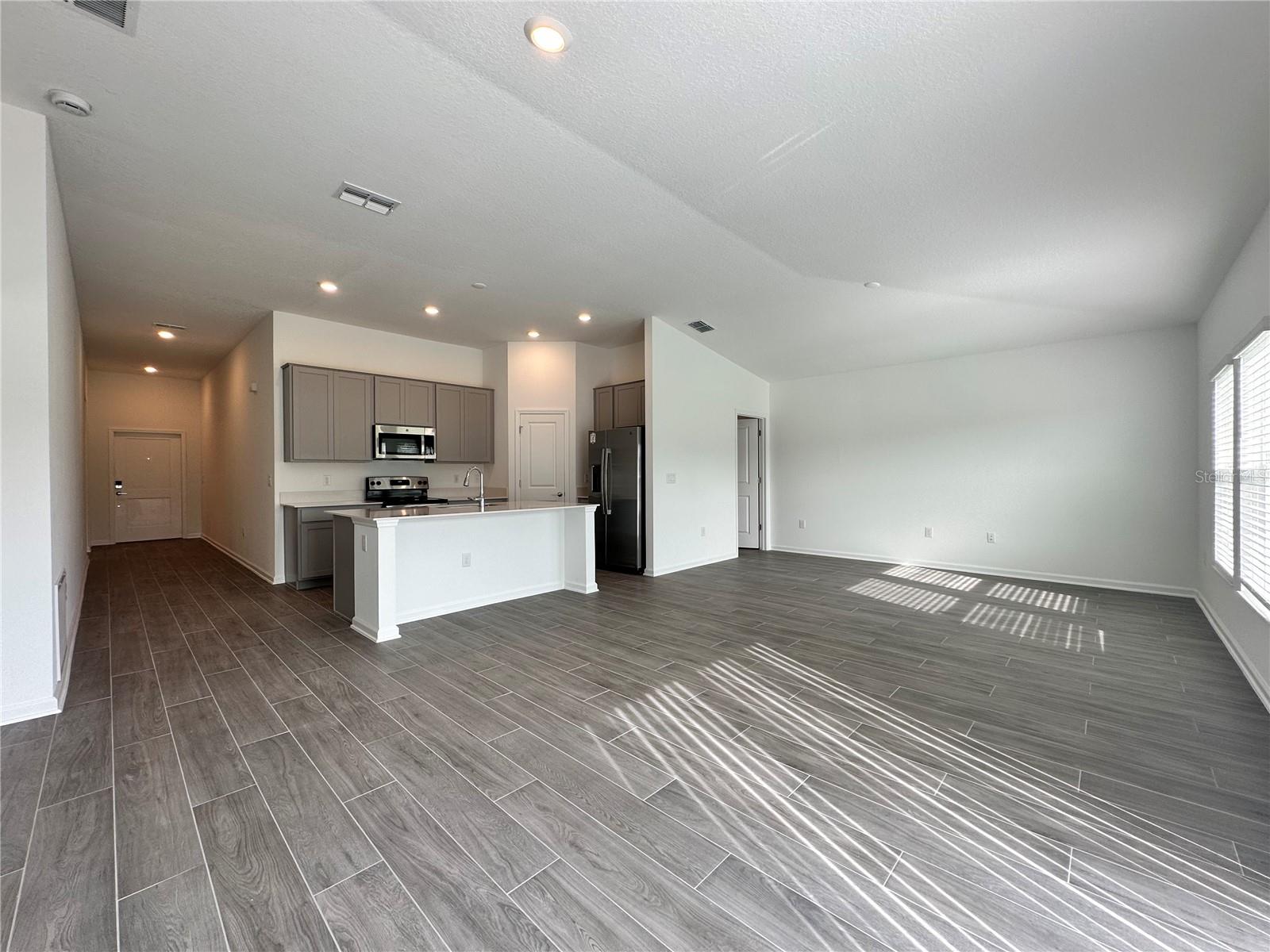 Image 9 of 20 For 309 Loch Court