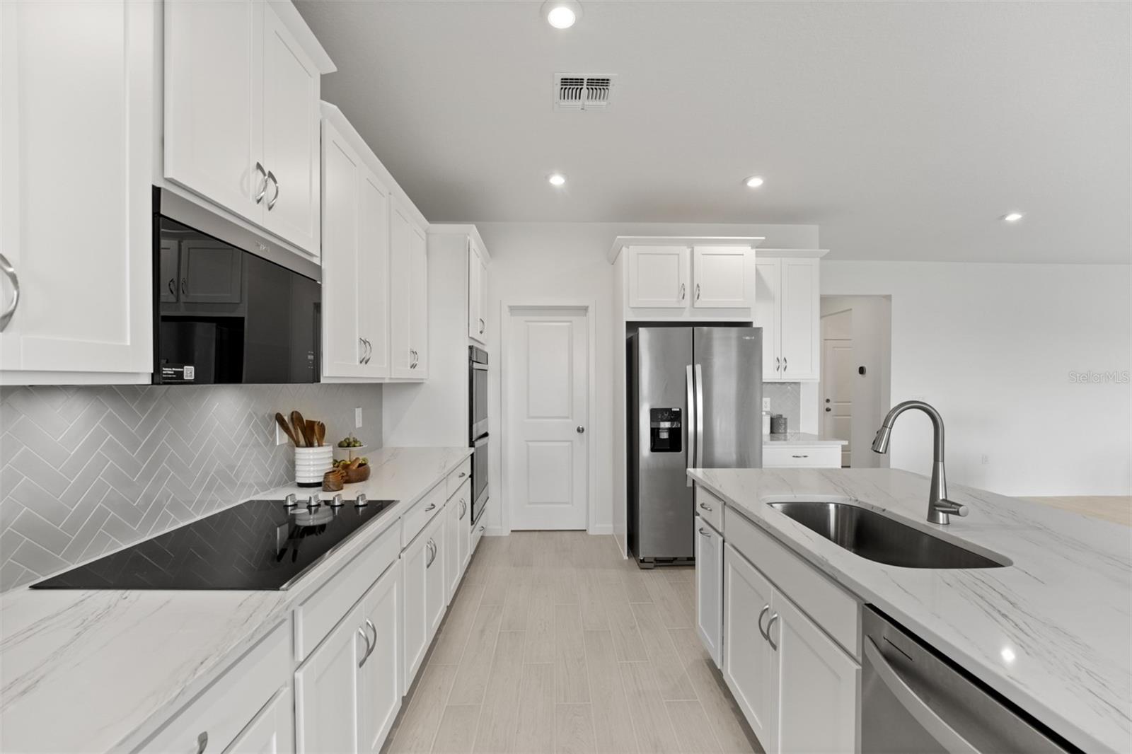 Image 4 of 11 For 2642 Ginseng Ivy Street