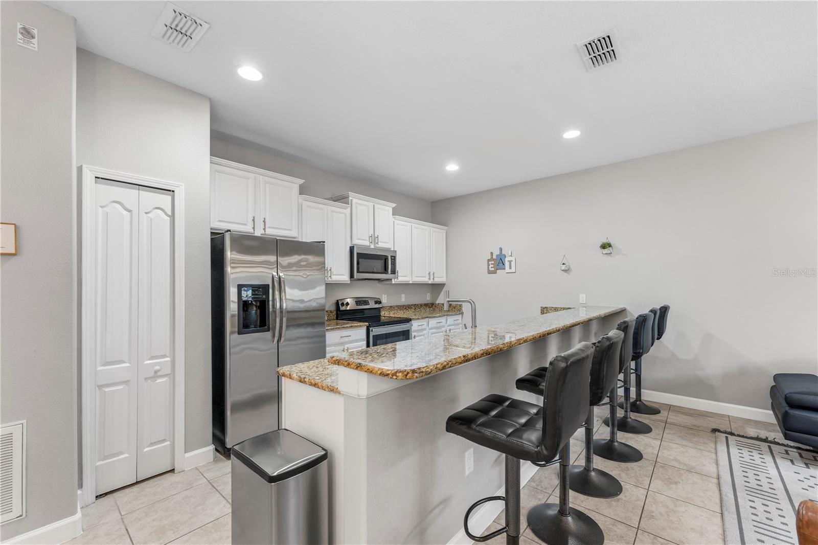 Image 10 of 32 For 8955 Bismarck Palm Road