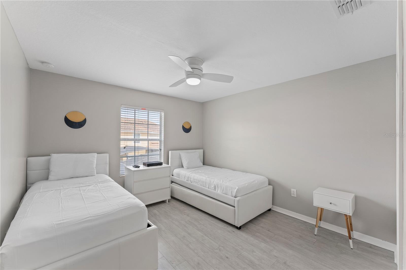 Image 18 of 32 For 8955 Bismarck Palm Road