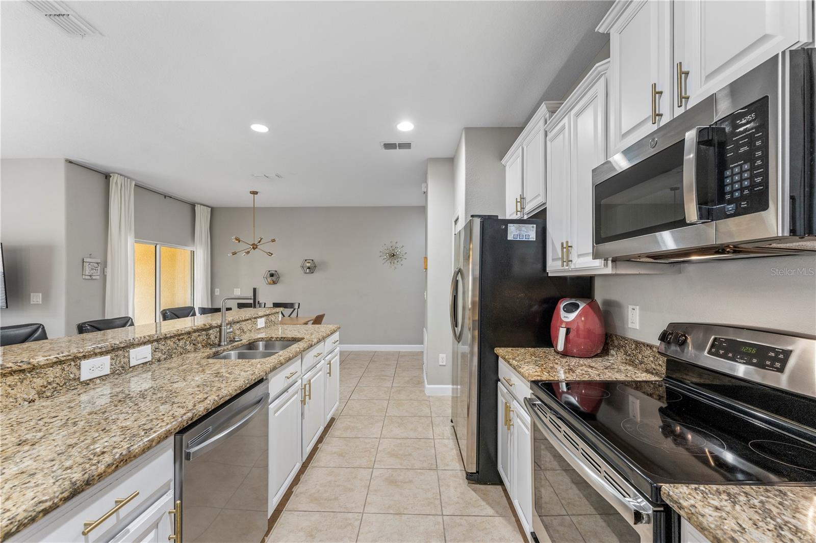 Image 7 of 32 For 8955 Bismarck Palm Road