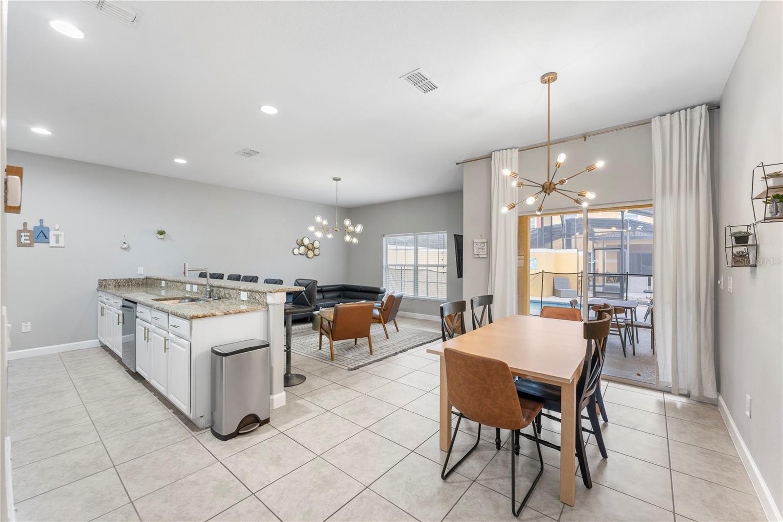 Image 9 of 32 For 8955 Bismarck Palm Road