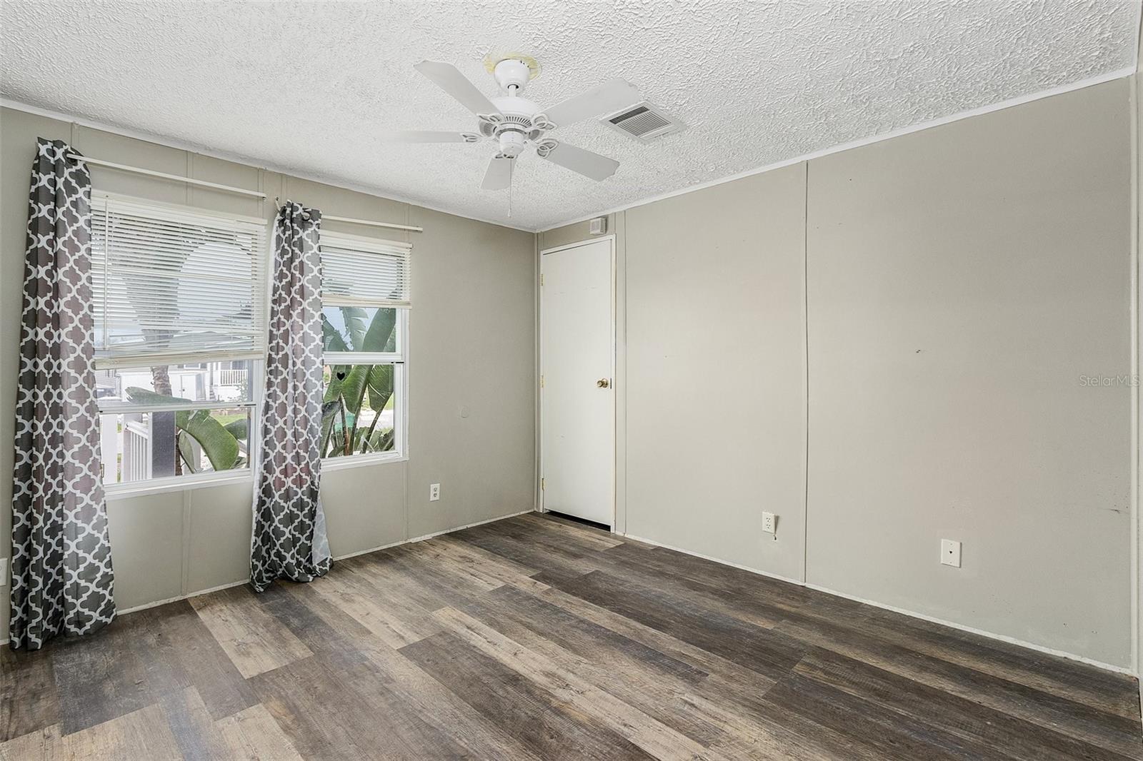 Image 15 of 26 For 6108 Safford Street