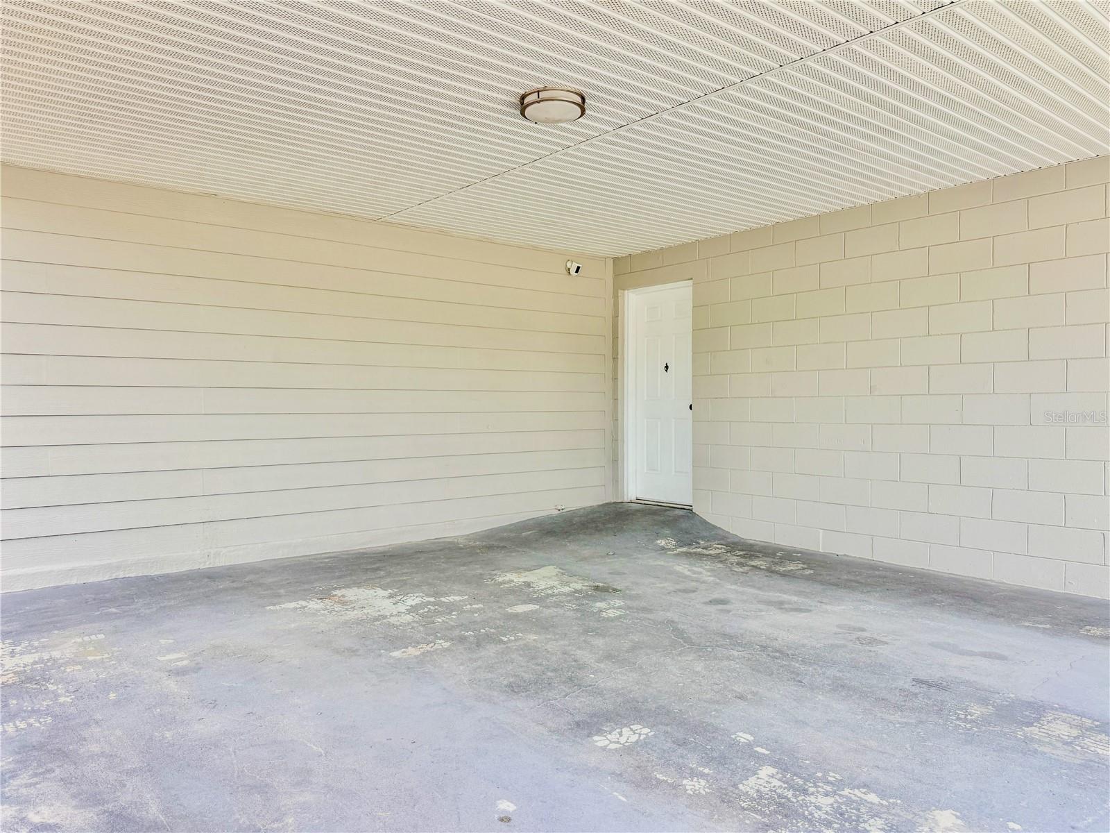 Image 34 of 35 For 4849 Victory Drive