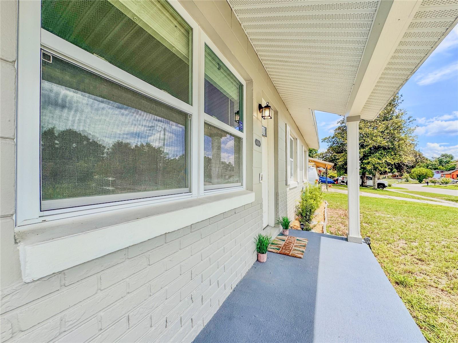 Image 4 of 35 For 4849 Victory Drive