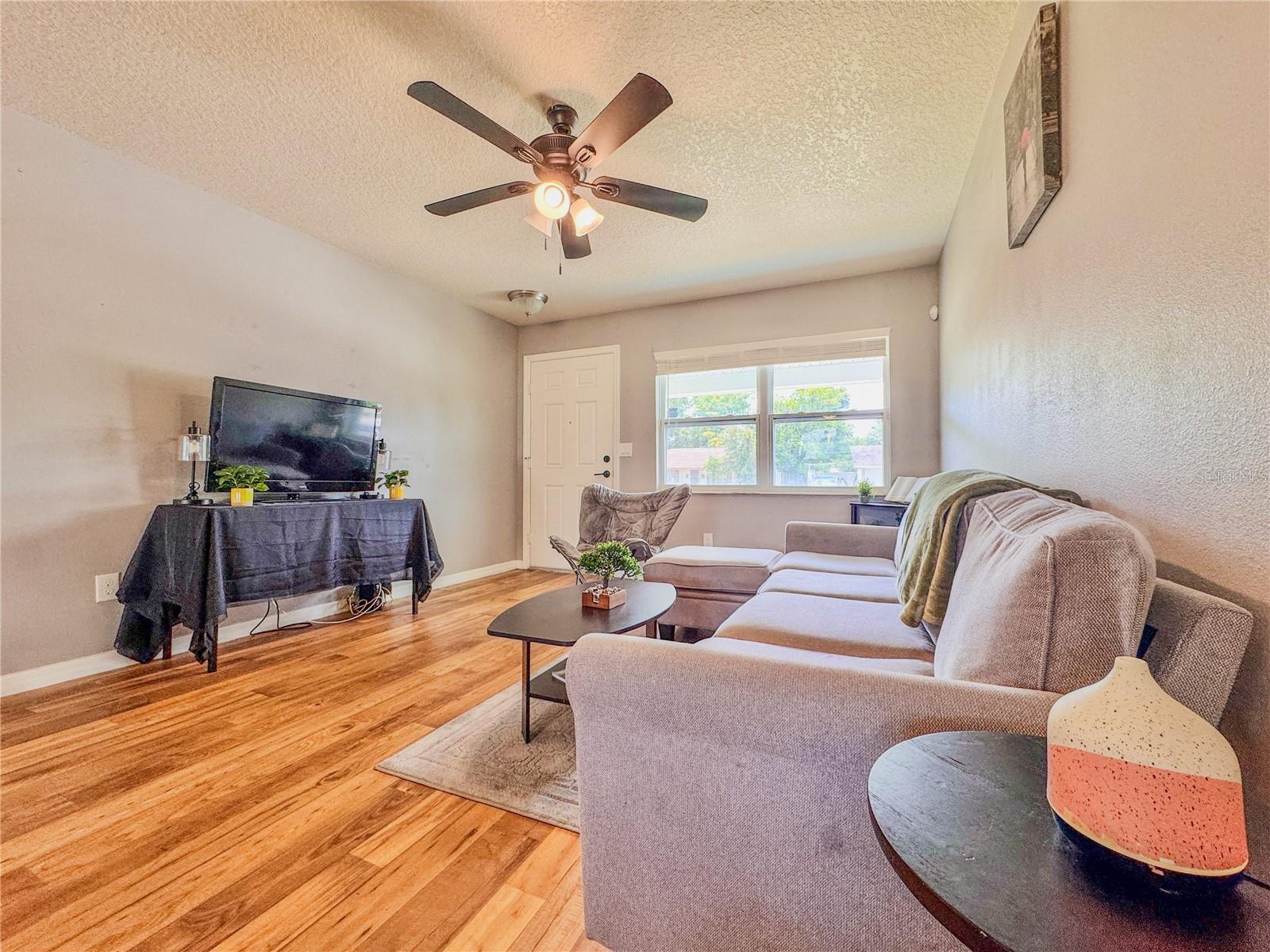Image 6 of 35 For 4849 Victory Drive