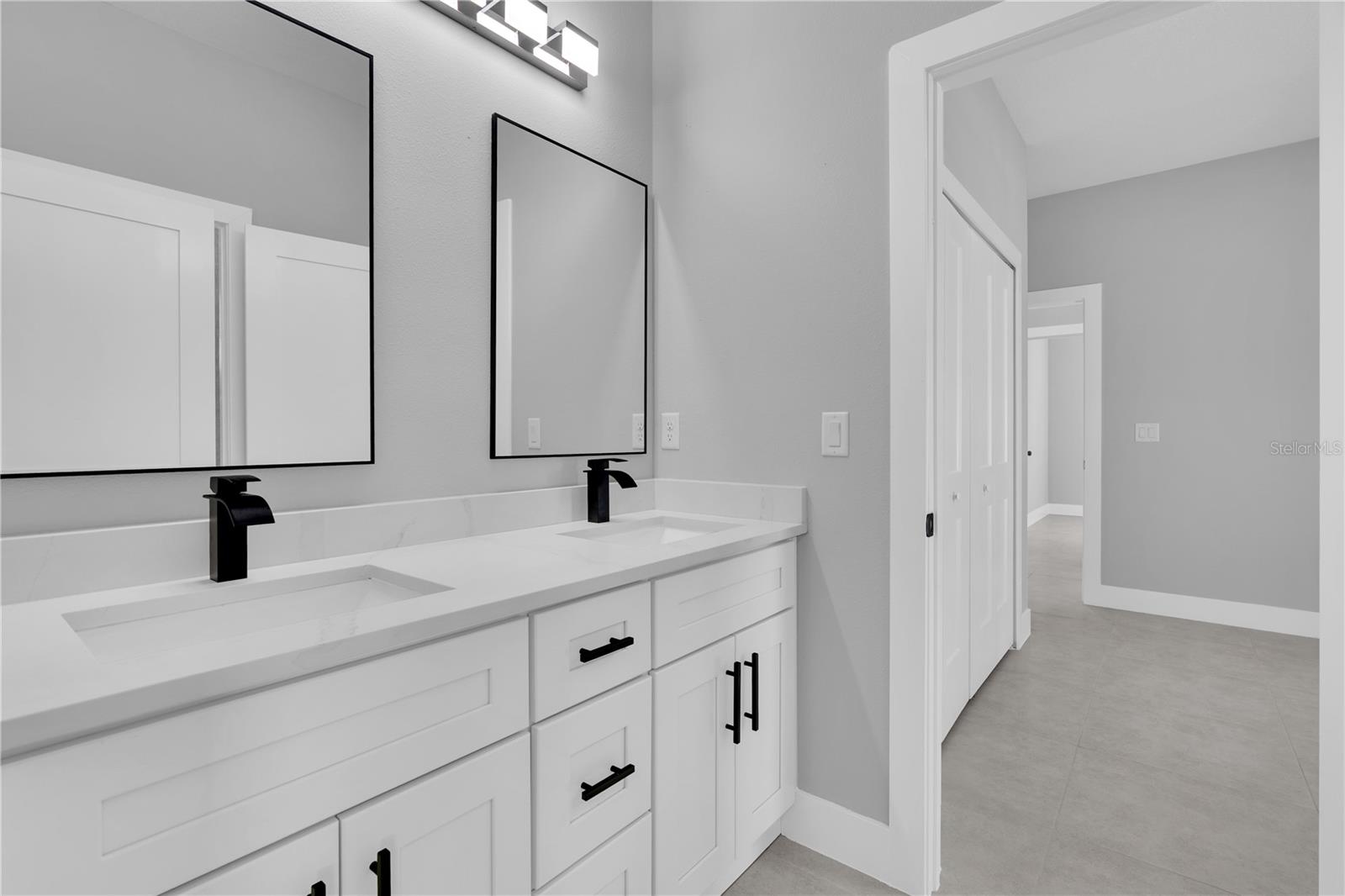 Image 10 of 33 For 21460 Dawson Avenue