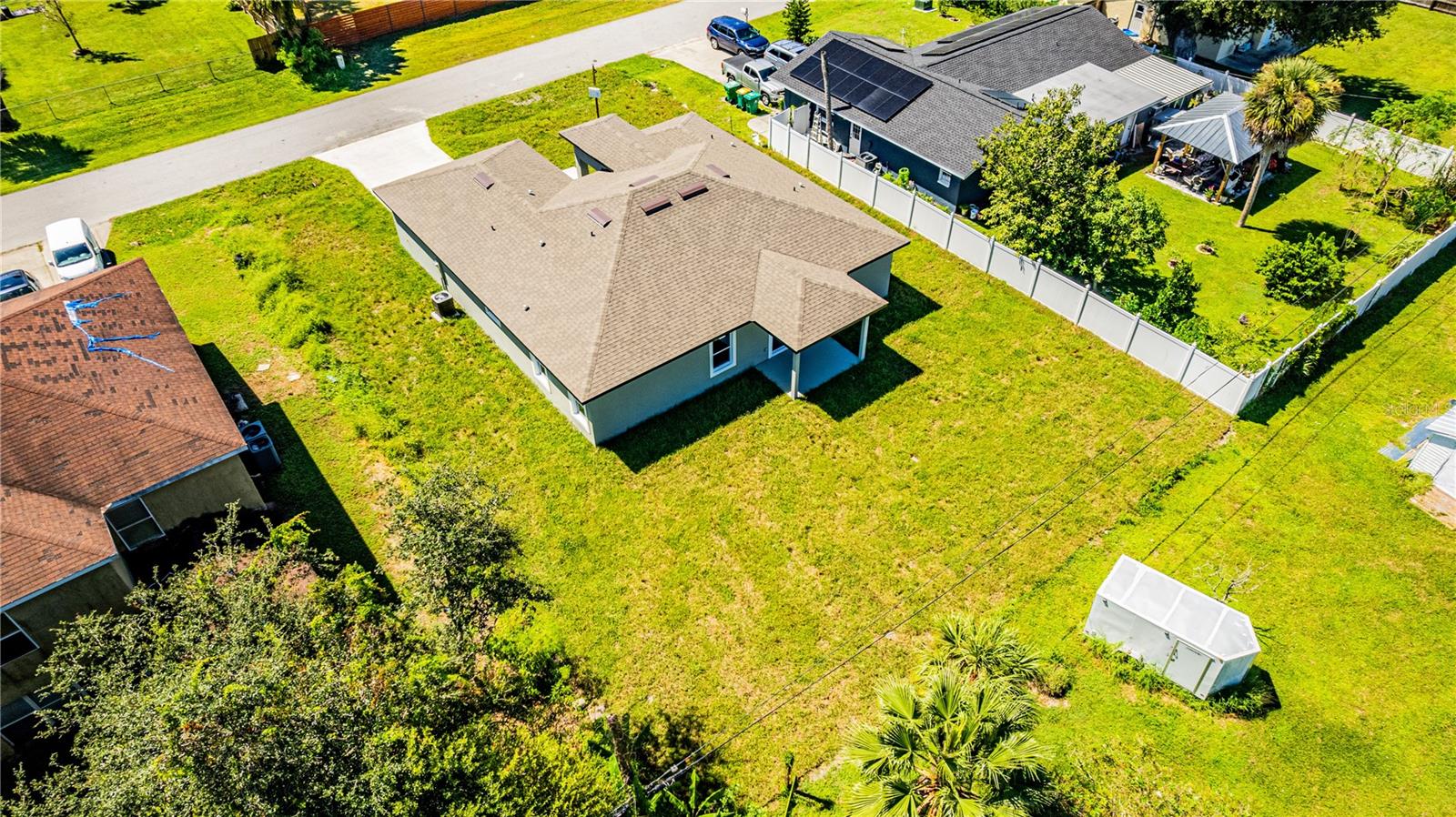 Image 14 of 33 For 21460 Dawson Avenue