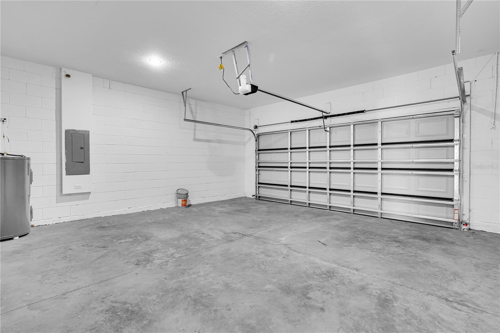 Image 17 of 33 For 21460 Dawson Avenue