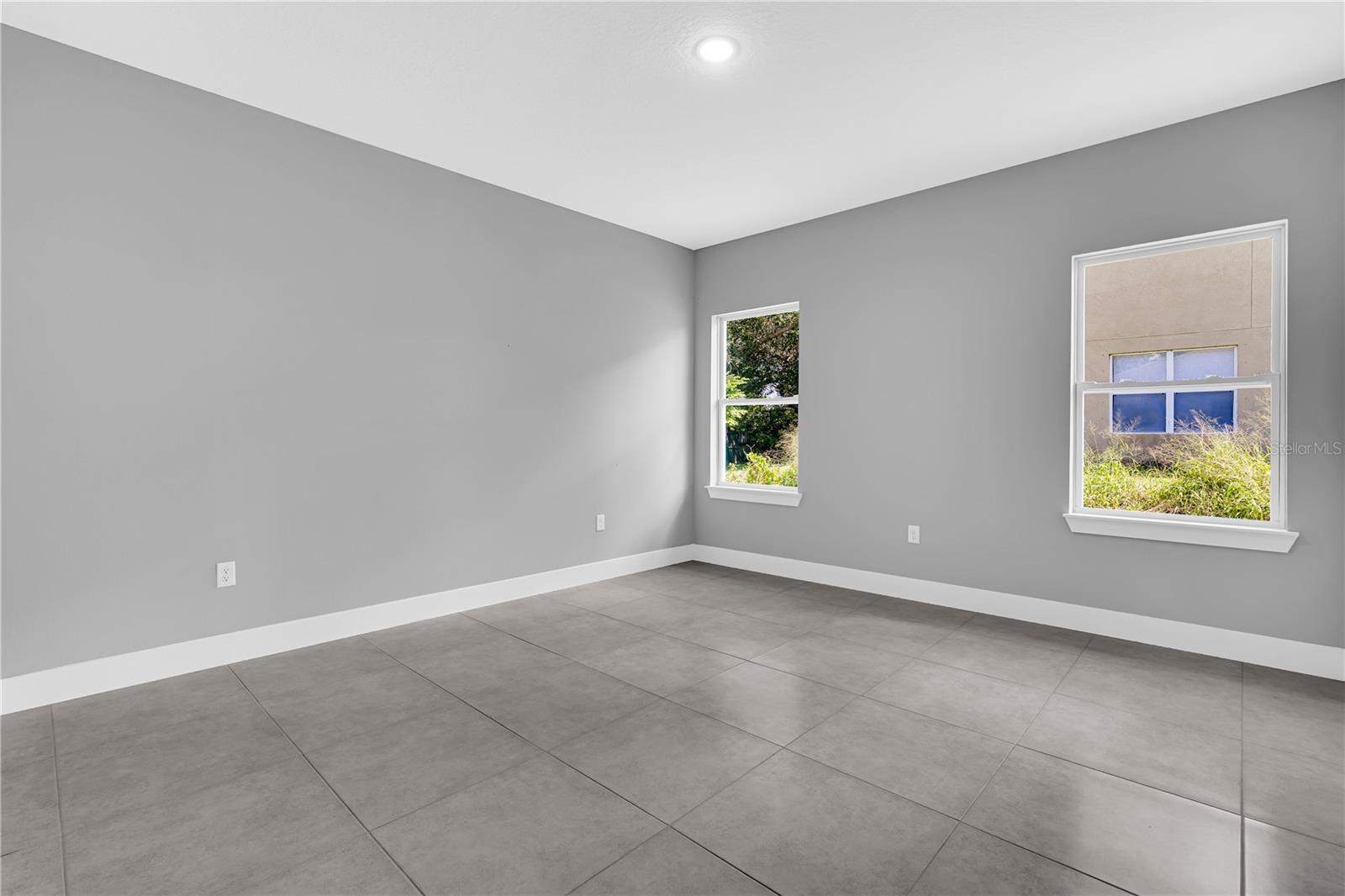 Image 20 of 33 For 21460 Dawson Avenue