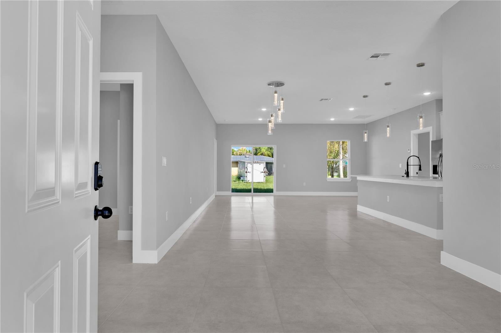 Image 6 of 33 For 21460 Dawson Avenue