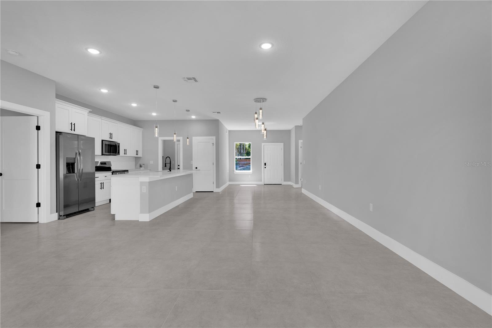 Image 7 of 33 For 21460 Dawson Avenue