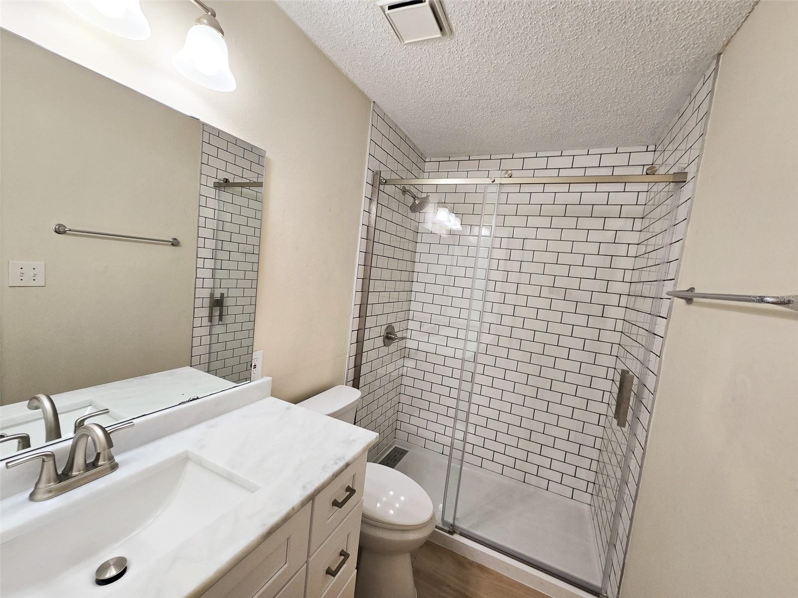 Image 18 of 29 For 216 Afton Square 212