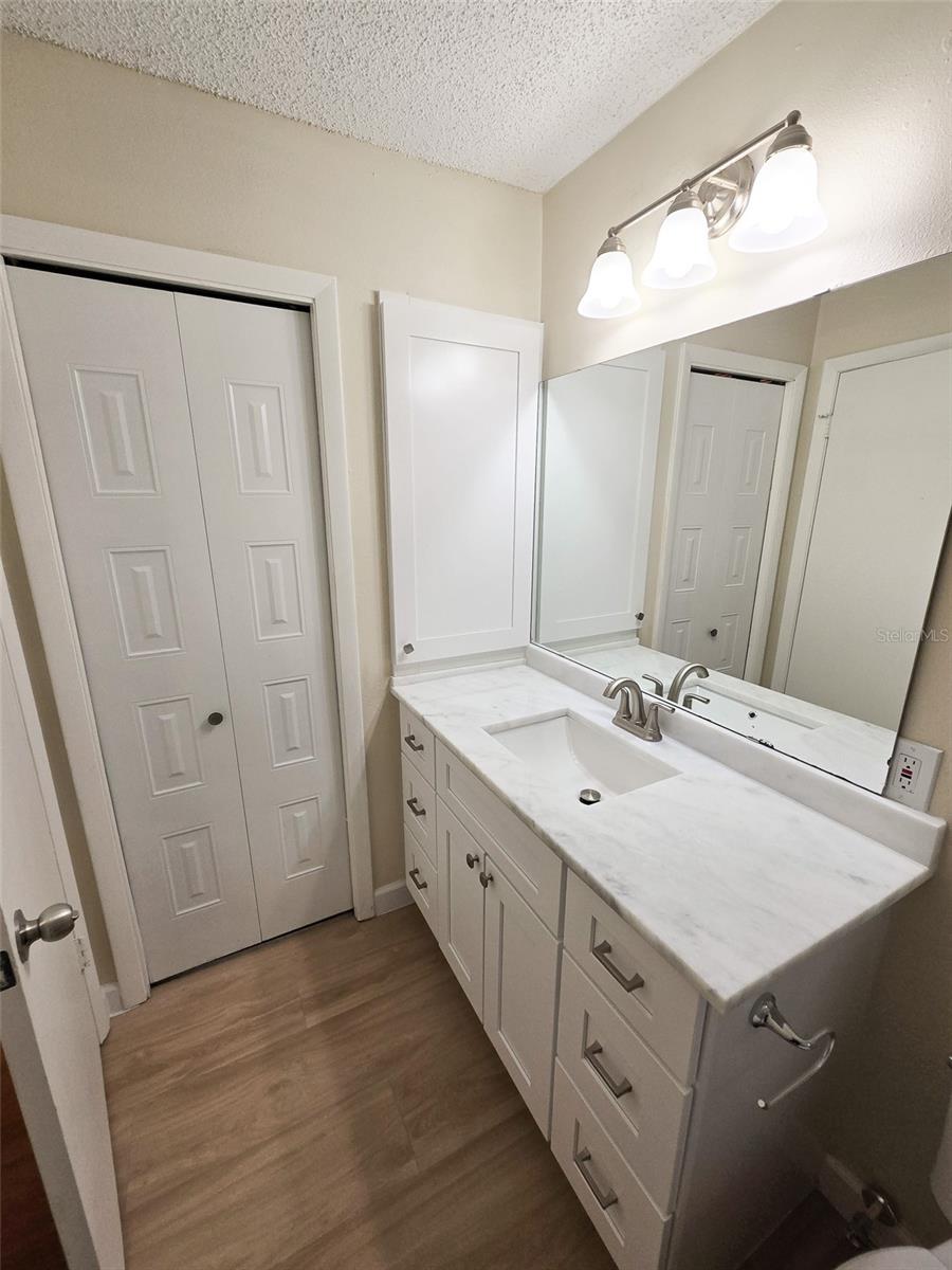 Image 19 of 29 For 216 Afton Square 212