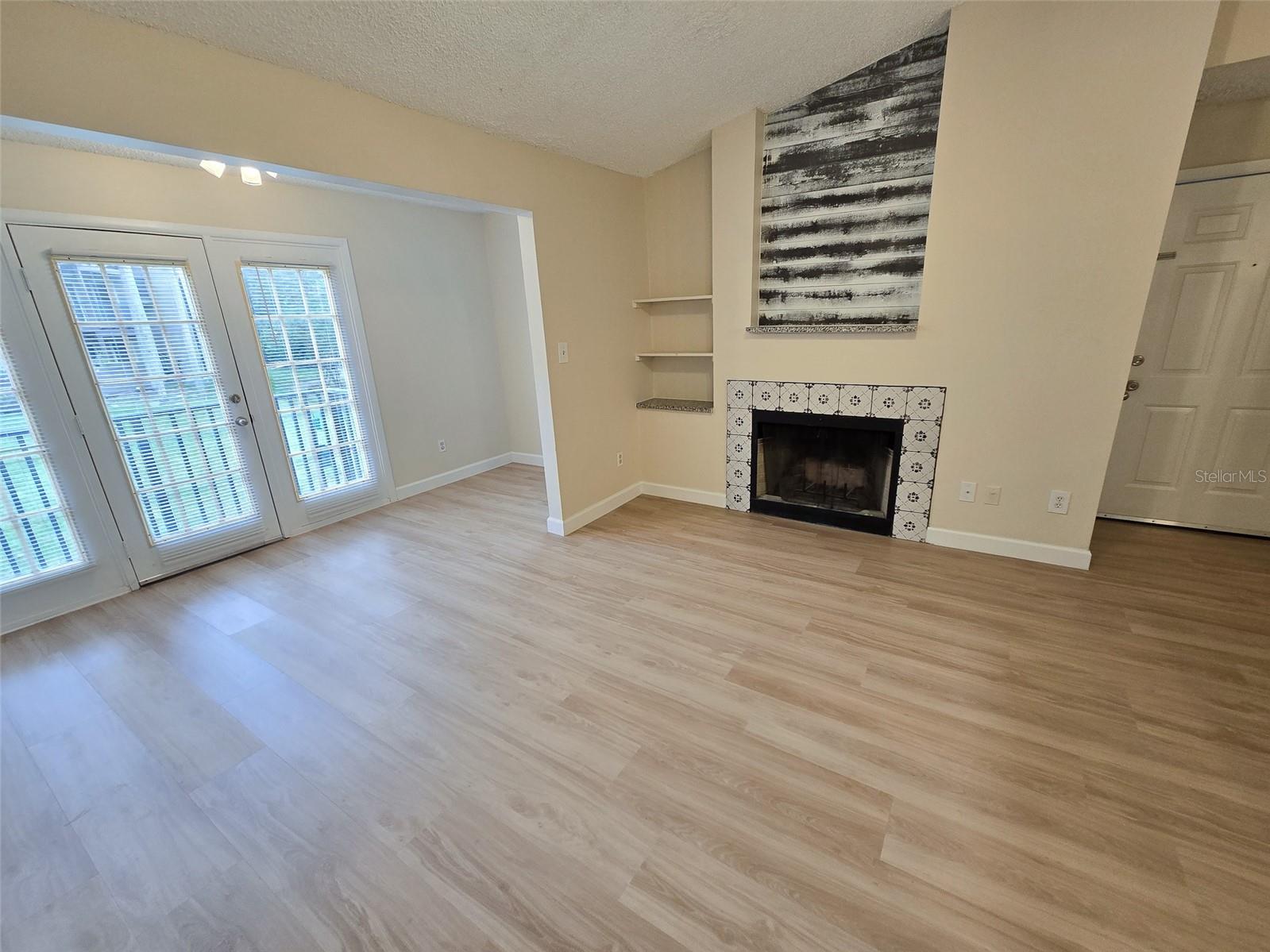 Image 6 of 29 For 216 Afton Square 212