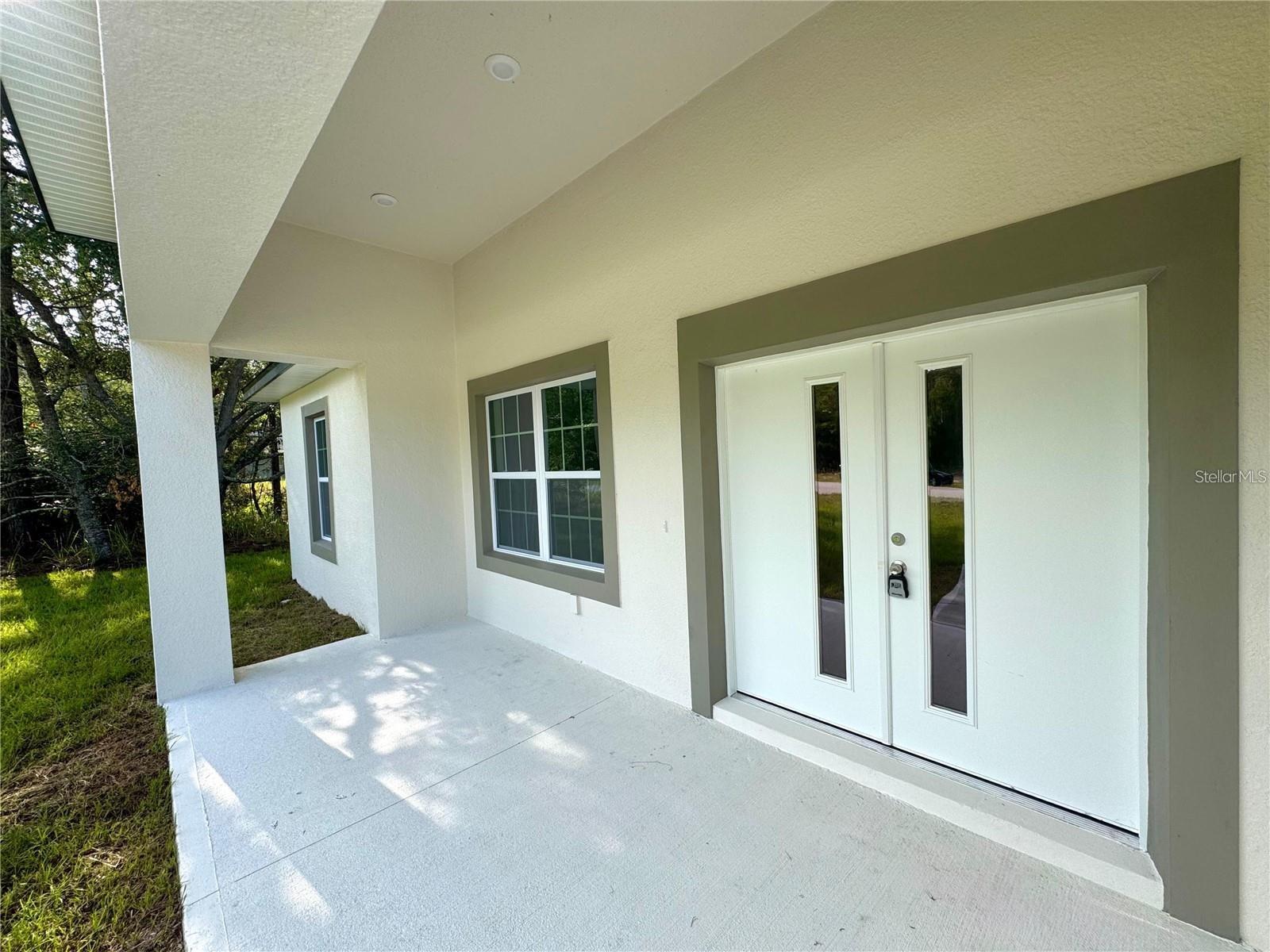 Listing photo id 2 for 2382 W Paragon Ln