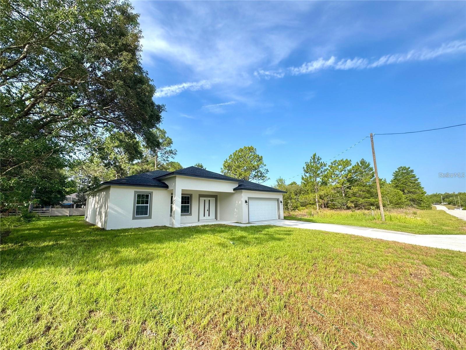 Listing photo id 4 for 2382 W Paragon Ln