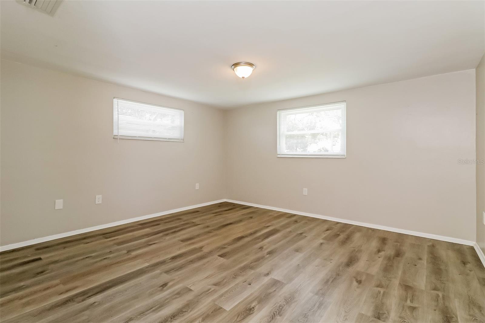 Image 11 of 21 For 5247 Whippoorwill Drive