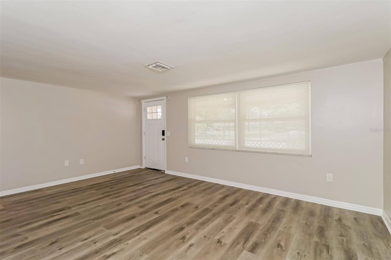 Image 4 of 21 For 5247 Whippoorwill Drive