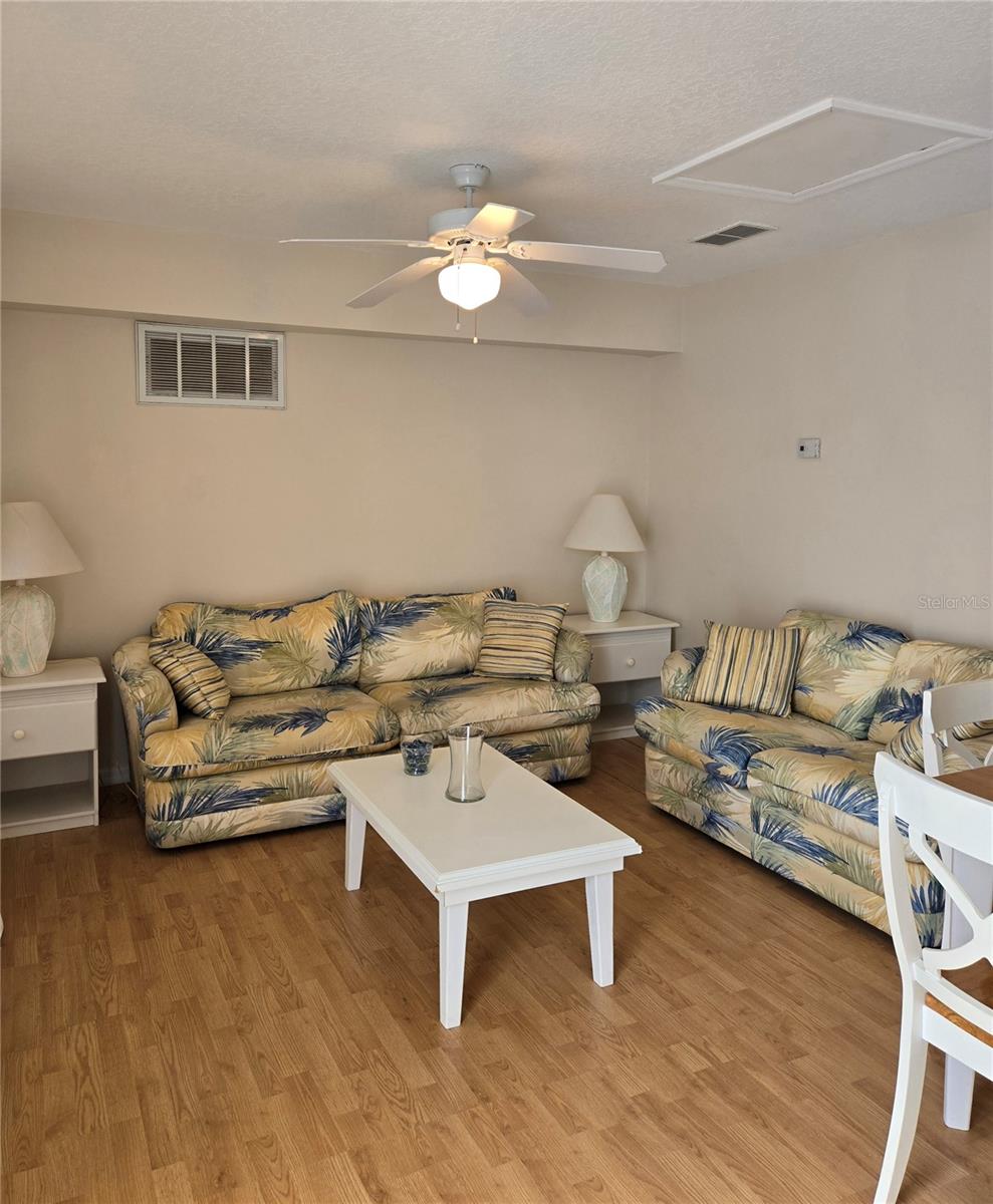 Image 3 of 12 For 223 Washington Palm Loop B