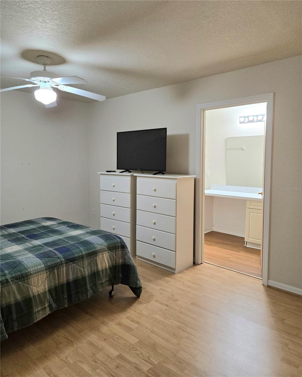 Image 6 of 12 For 223 Washington Palm Loop B