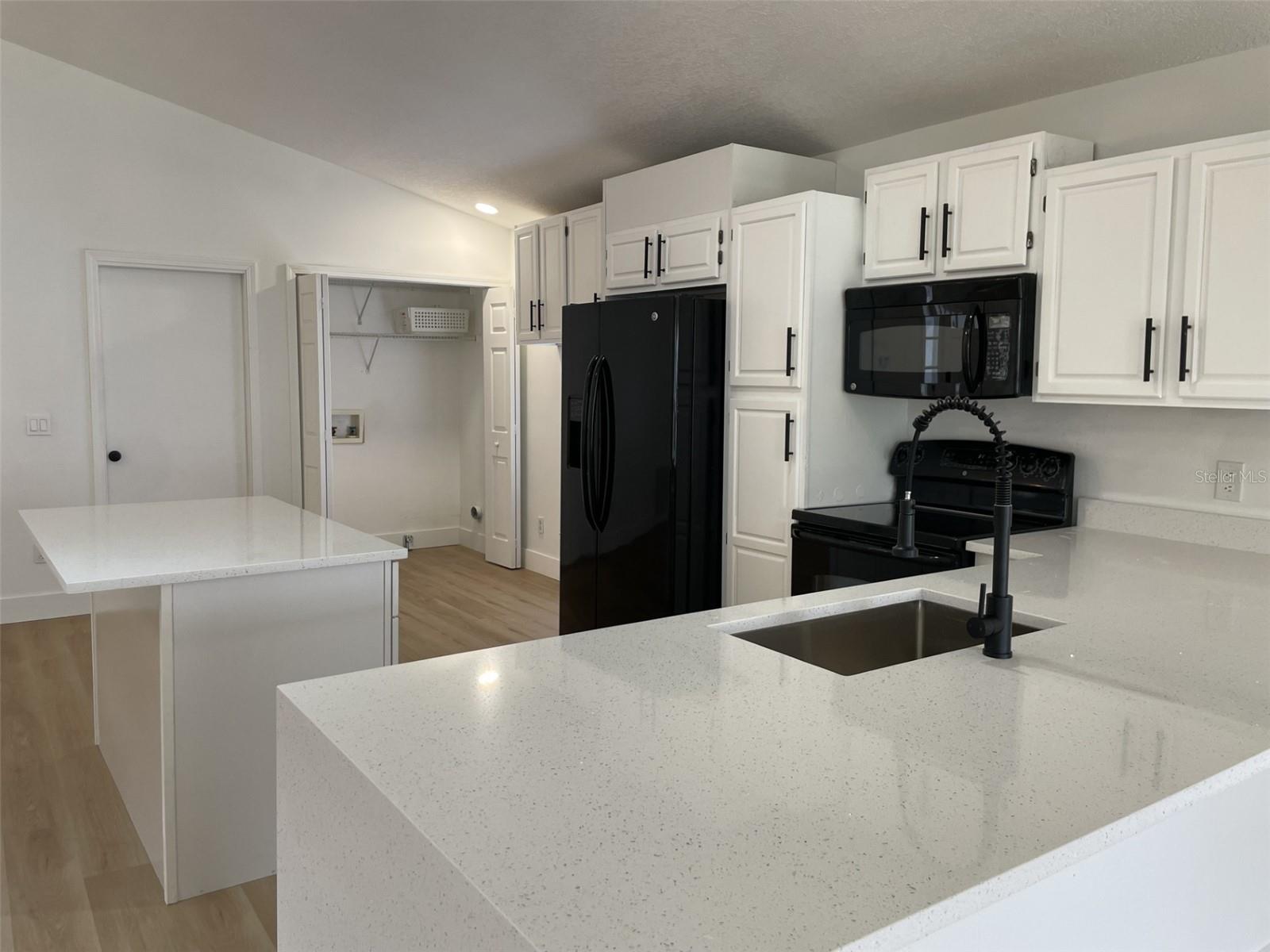 Image 14 of 25 For 7617 Coconut Creek Ct