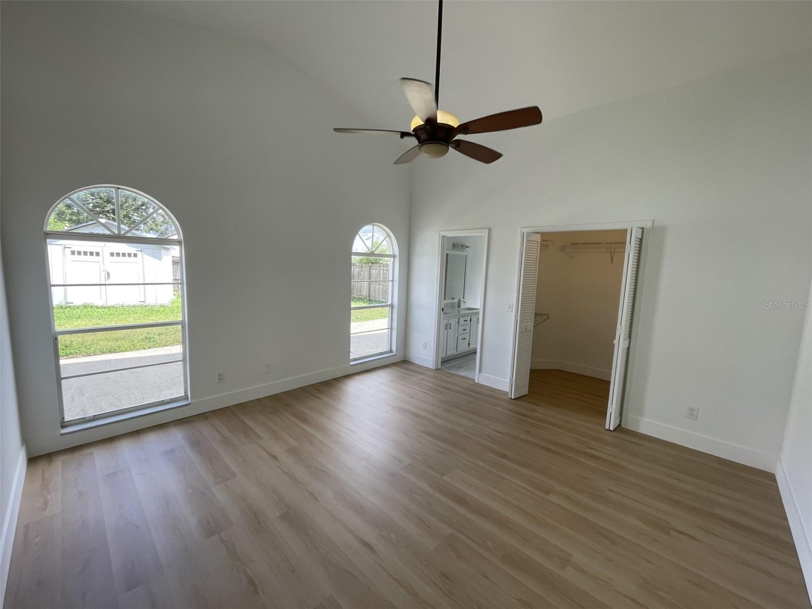 Image 16 of 25 For 7617 Coconut Creek Ct