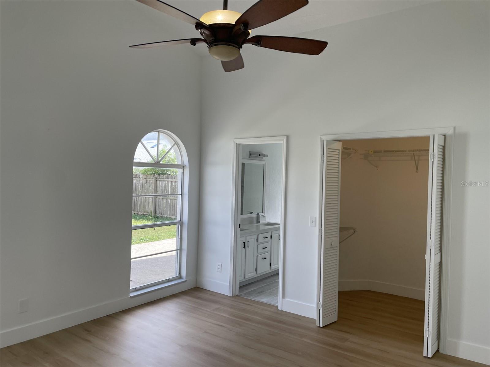 Image 17 of 25 For 7617 Coconut Creek Ct