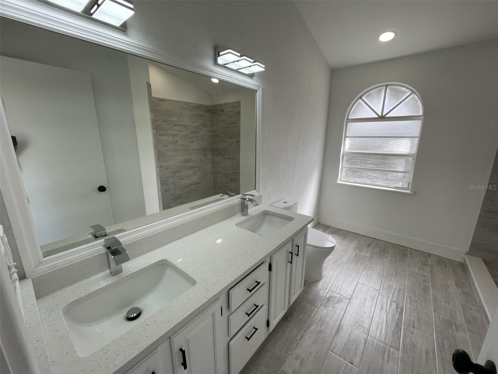 Image 18 of 25 For 7617 Coconut Creek Ct