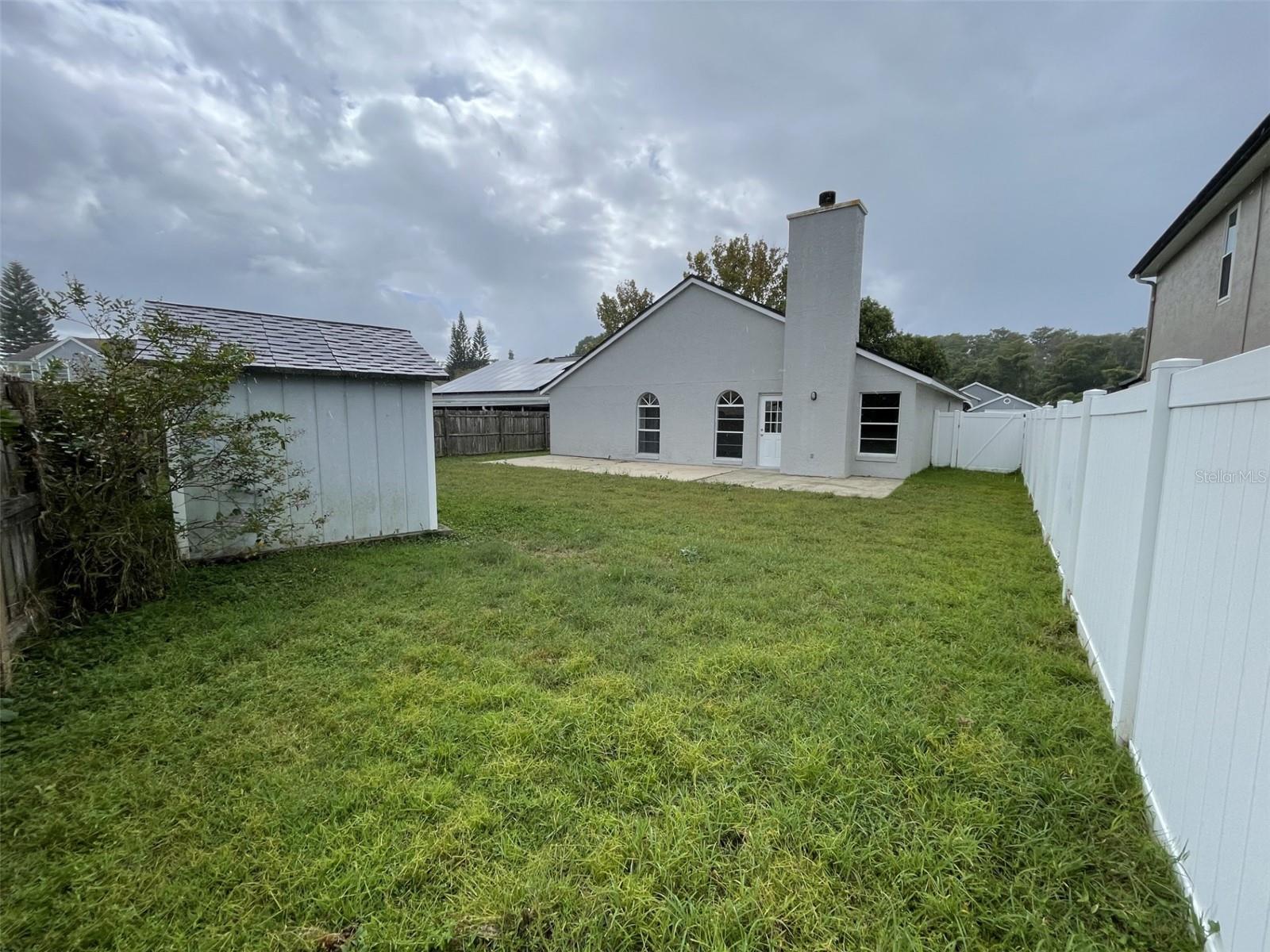 Image 6 of 25 For 7617 Coconut Creek Ct