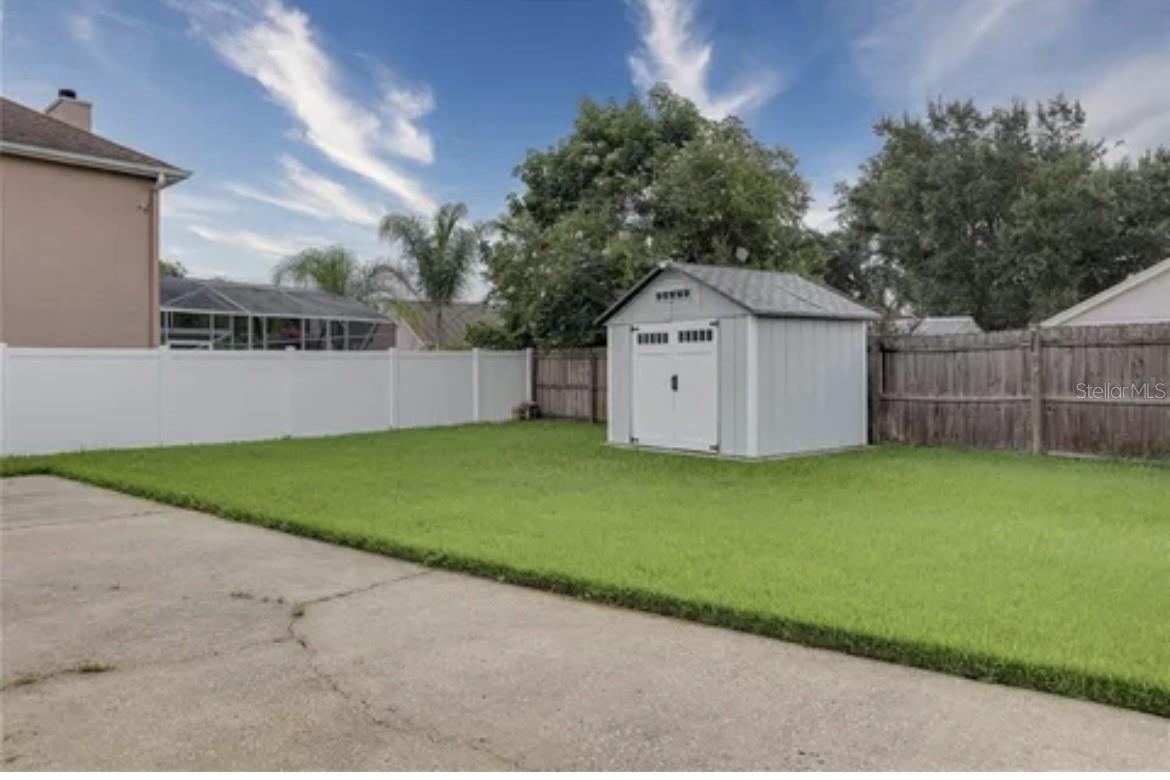 Image 7 of 25 For 7617 Coconut Creek Ct