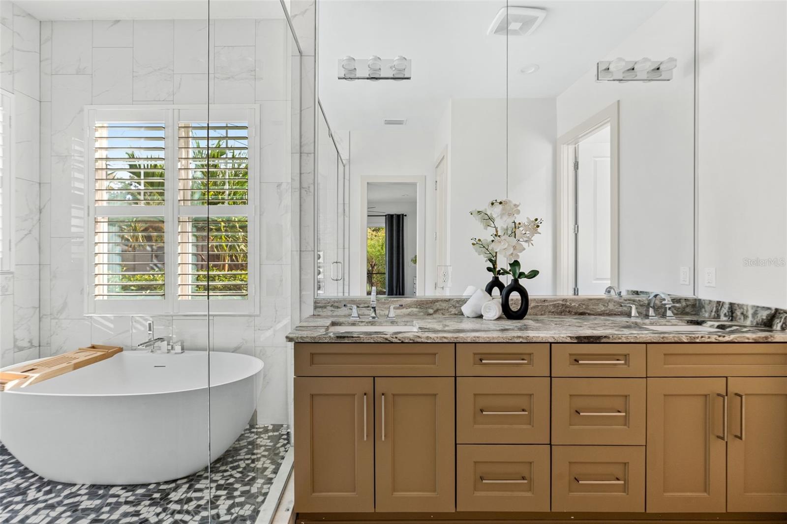 Image 18 of 47 For 2208 Cove Court