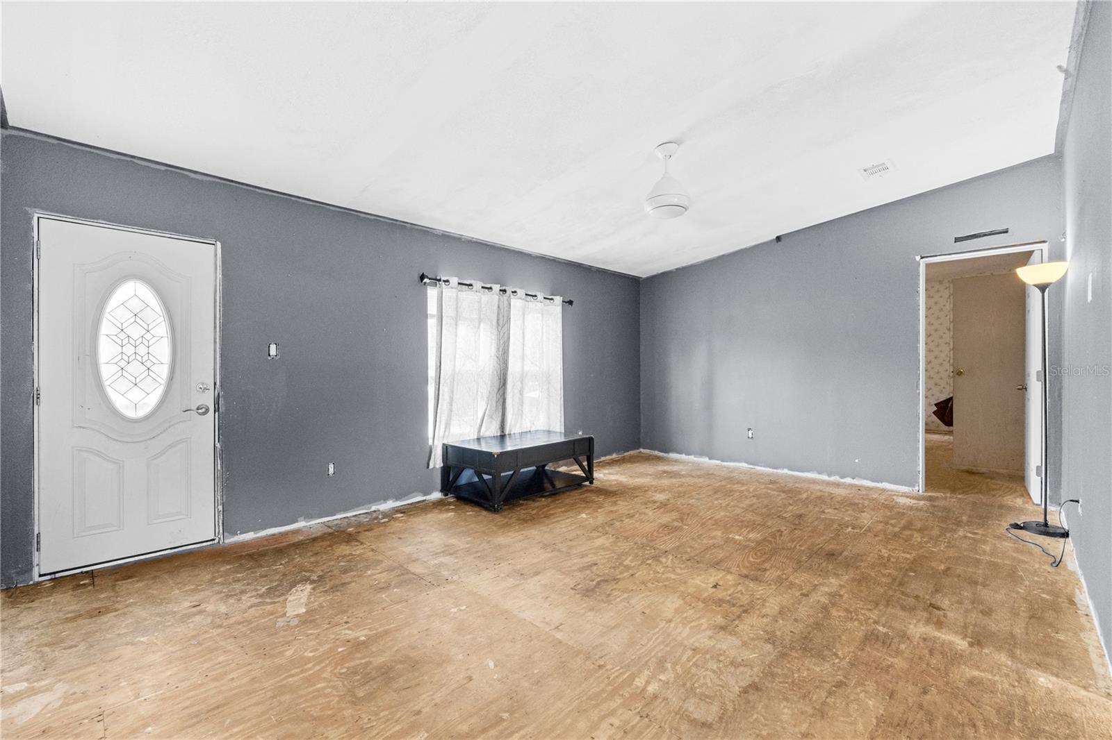 Image 13 of 28 For 715 Live Oak Street