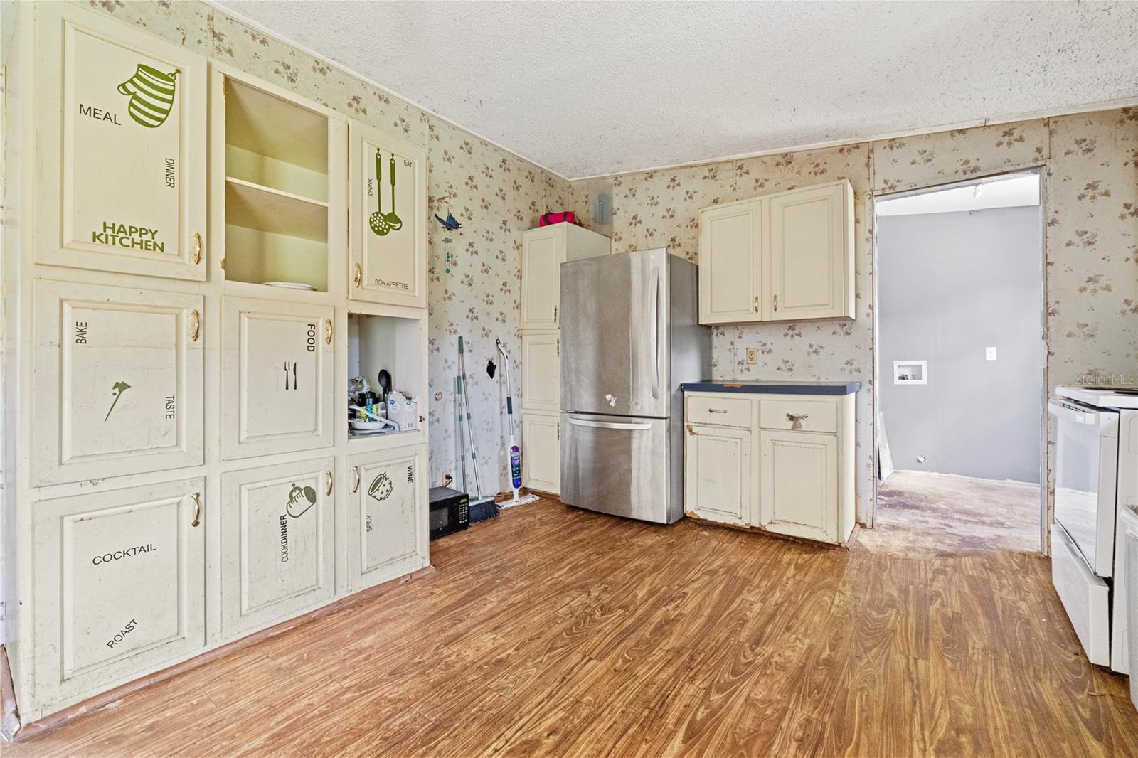 Image 16 of 28 For 715 Live Oak Street