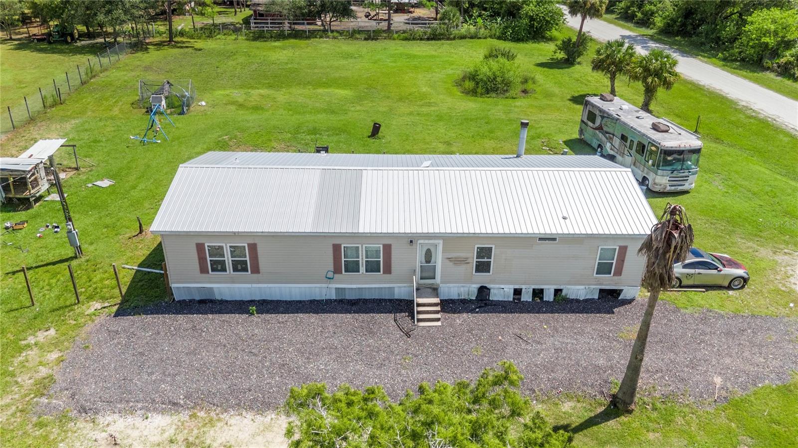 Image 2 of 28 For 715 Live Oak Street